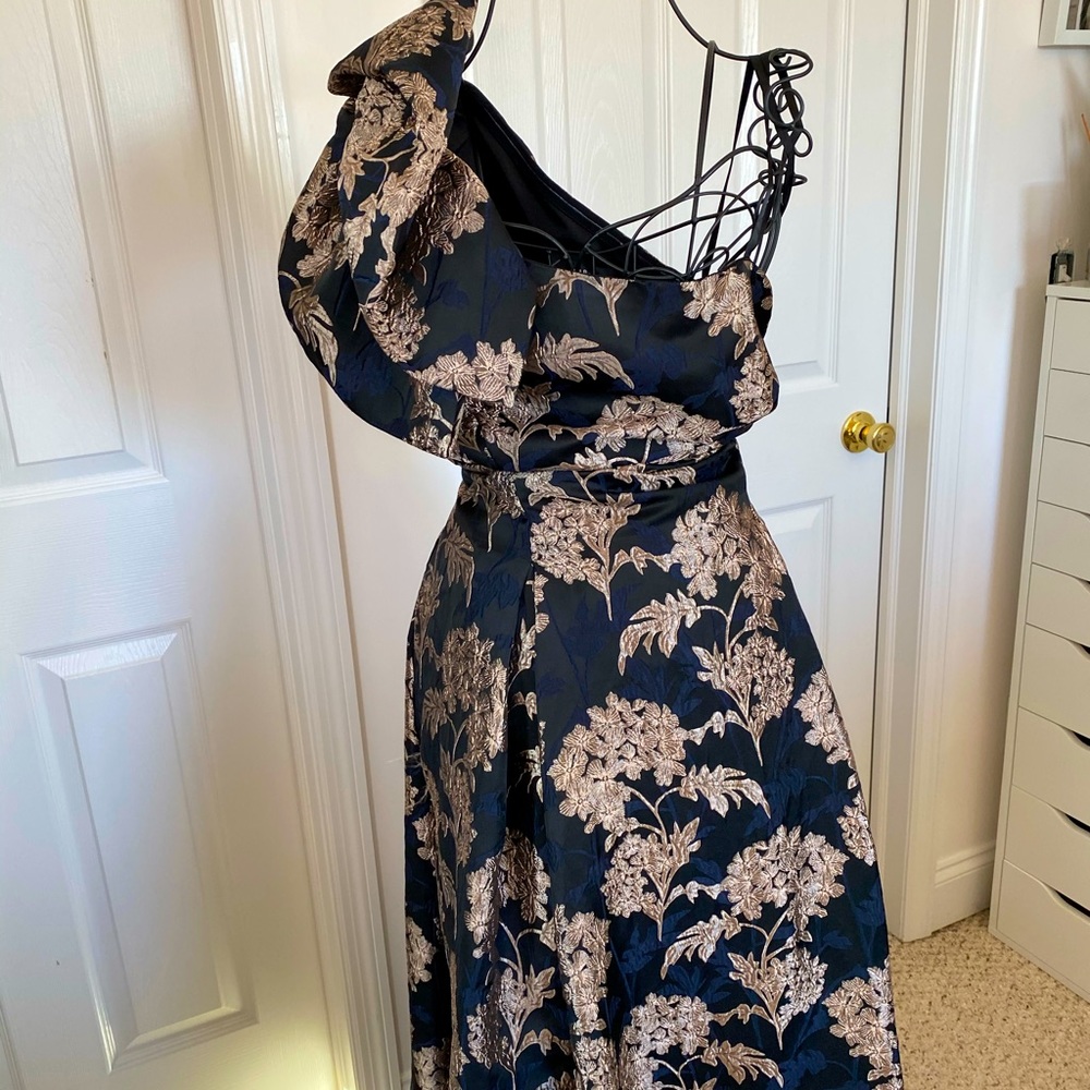 Stunning one shoulder gown